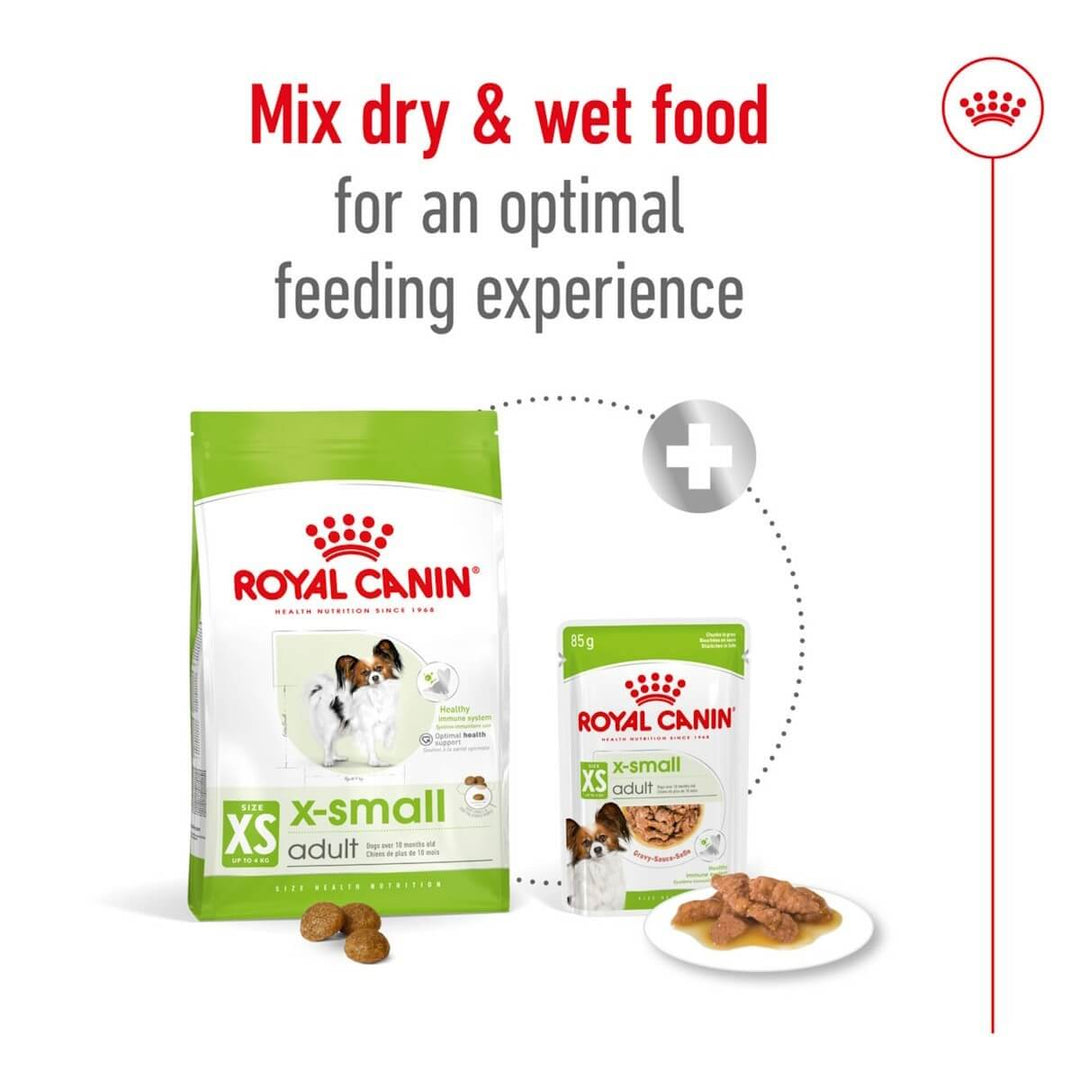 Royal Canin dog food packages with text on an optimal feeding experience.