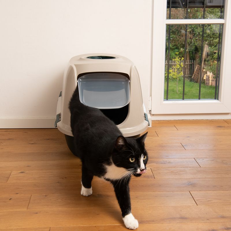 kooa Covered Cat Litter Tray - 90% recycled Plastic